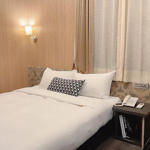 Meworld Hotel - Ximen